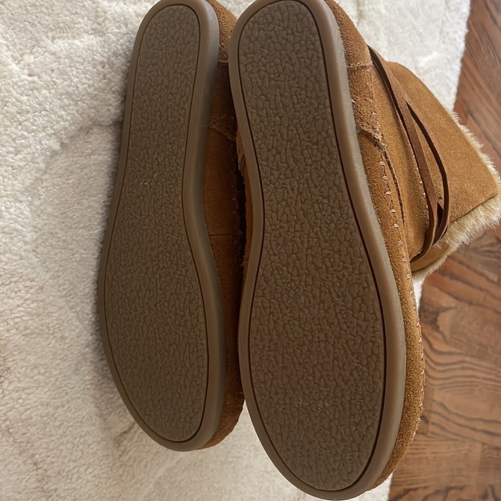 Toms Moccasins - Picture 5 of 5